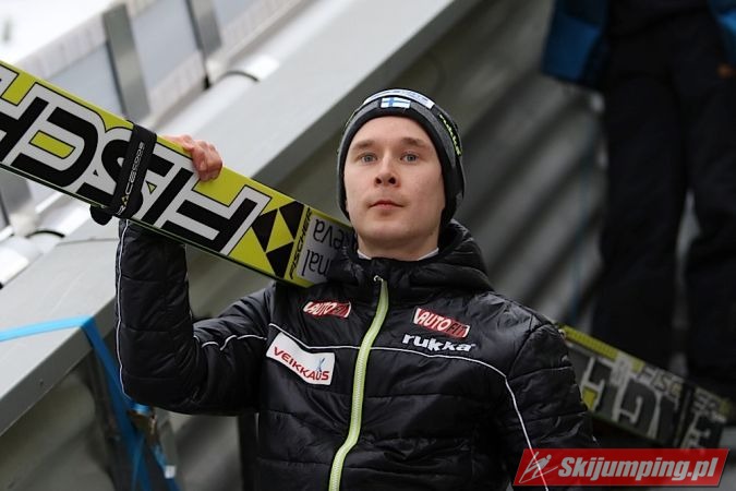 100 Jarkko Maeaettae